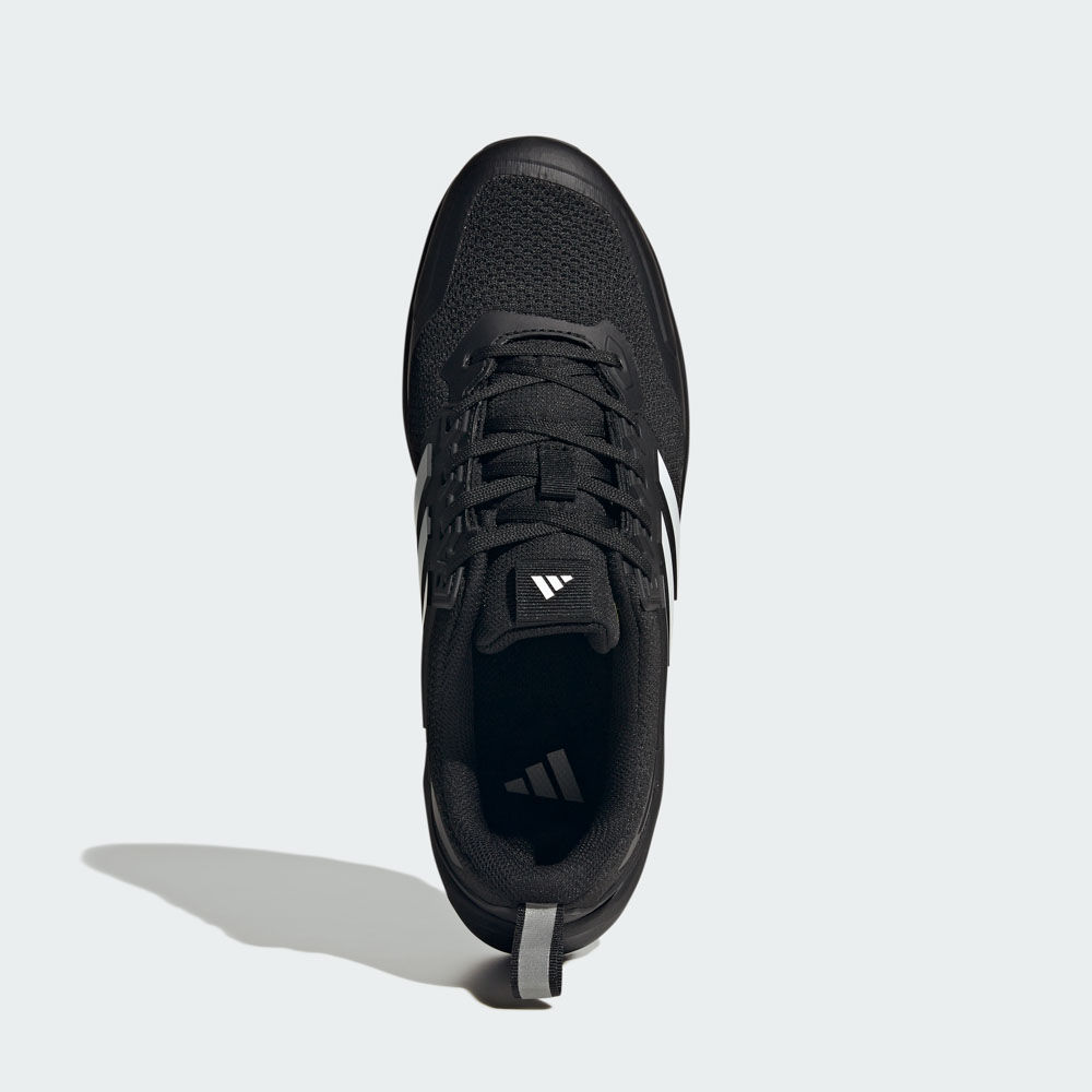 Schwarzer Adidas Sneaker mit weißen Streifen, Draufsicht auf Schnürung und Zehenbereich