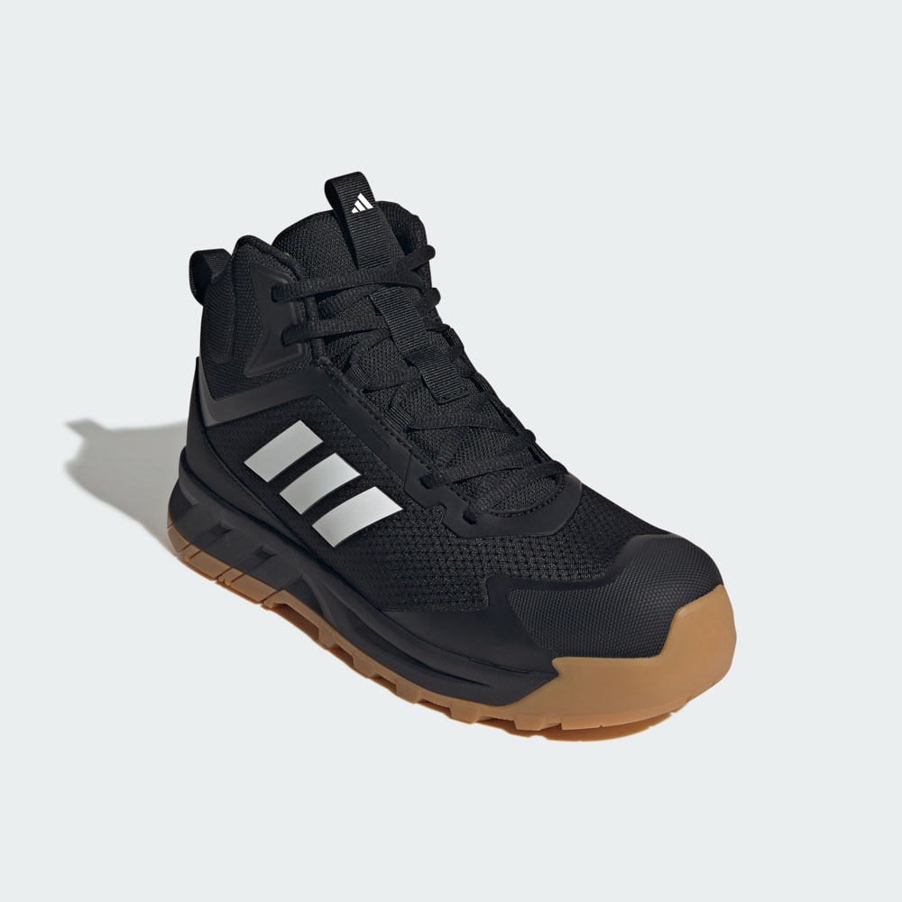 Schwarzer adidas Mid-Top Sneaker-Boot mit weißen Streifen, Schnürung und robuster Gummisohle in Braun
